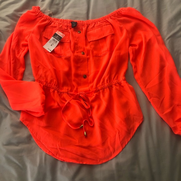 Long sleeve off the shoulder - Picture 1 of 3